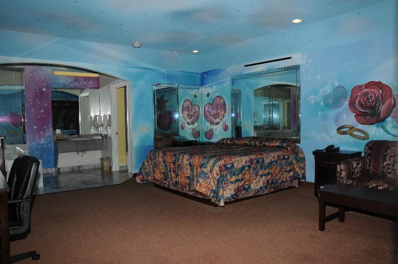 Scottish Inn And Suites Highway Six South Mission Bend Room photo