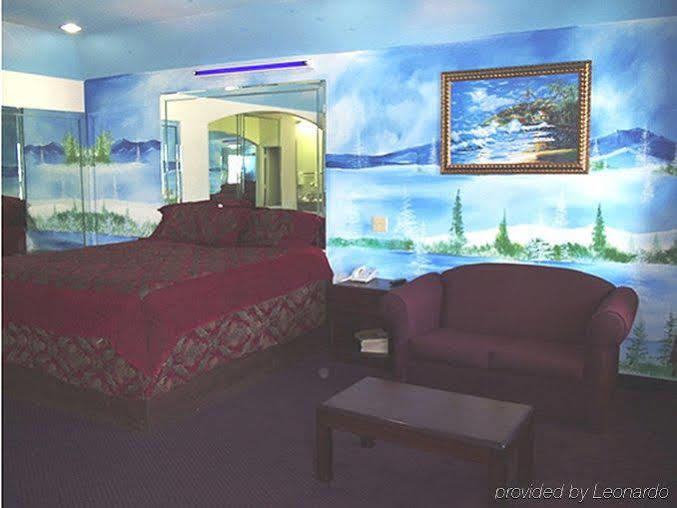 Scottish Inn And Suites Highway Six South Mission Bend Room photo